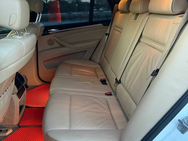 Белый БМВ Х5, объемом двигателя 3 л и пробегом 219 тыс. км за 14200 $, фото 7 на Automoto.ua