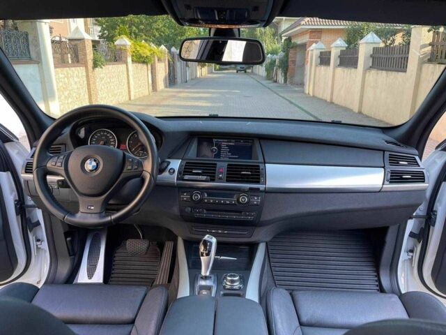 Белый БМВ Х5, объемом двигателя 3 л и пробегом 260 тыс. км за 21000 $, фото 4 на Automoto.ua