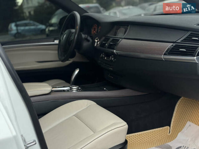 Білий БМВ Х5, об'ємом двигуна 2.98 л та пробігом 240 тис. км за 13777 $, фото 45 на Automoto.ua