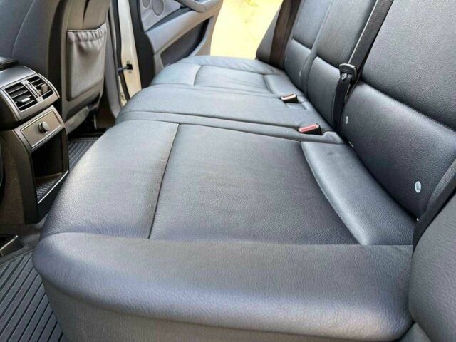 Белый БМВ Х5, объемом двигателя 3 л и пробегом 260 тыс. км за 21000 $, фото 5 на Automoto.ua