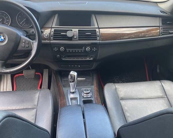 Белый БМВ Х5, объемом двигателя 2.98 л и пробегом 206 тыс. км за 13000 $, фото 7 на Automoto.ua