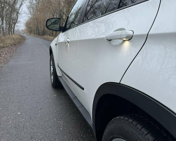 Белый БМВ Х5, объемом двигателя 2.98 л и пробегом 238 тыс. км за 13200 $, фото 24 на Automoto.ua