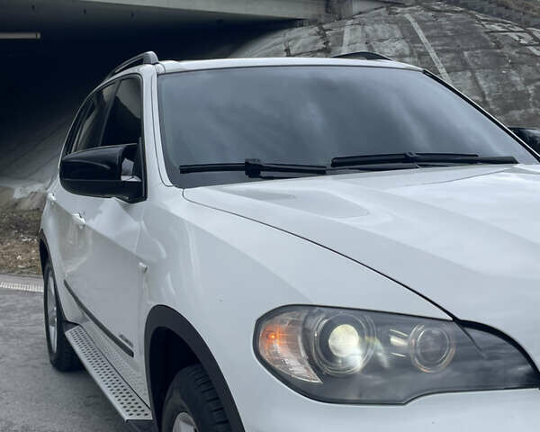 Белый БМВ Х5, объемом двигателя 3 л и пробегом 420 тыс. км за 9300 $, фото 11 на Automoto.ua