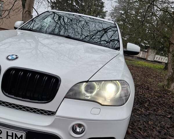 Белый БМВ Х5, объемом двигателя 3 л и пробегом 252 тыс. км за 23000 $, фото 7 на Automoto.ua