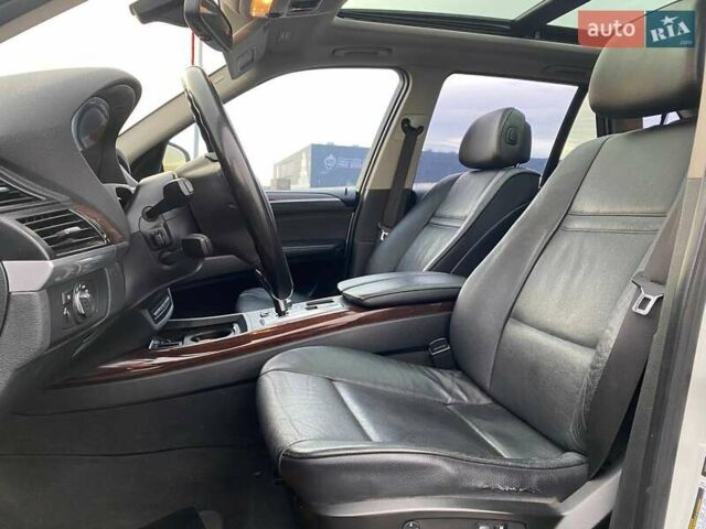 Білий БМВ Х5, об'ємом двигуна 3 л та пробігом 309 тис. км за 12990 $, фото 5 на Automoto.ua