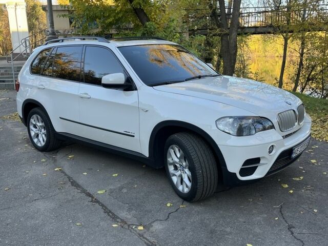 Белый БМВ Х5, объемом двигателя 3 л и пробегом 181 тыс. км за 16800 $, фото 1 на Automoto.ua