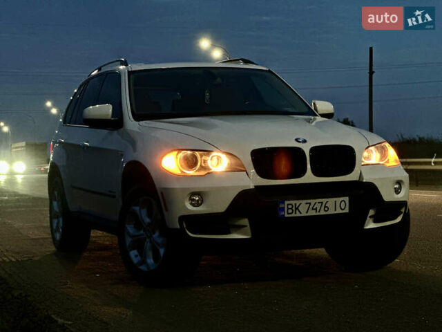 Белый БМВ Х5, объемом двигателя 3 л и пробегом 244 тыс. км за 11700 $, фото 17 на Automoto.ua
