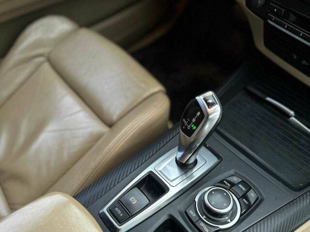 Белый БМВ Х5, объемом двигателя 3 л и пробегом 338 тыс. км за 13750 $, фото 11 на Automoto.ua