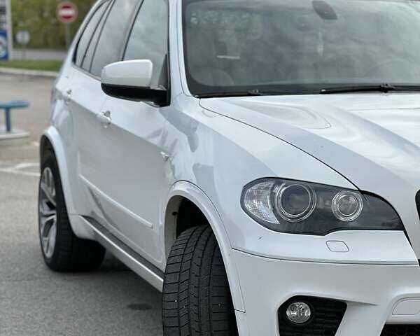 Білий БМВ Х5, об'ємом двигуна 3 л та пробігом 315 тис. км за 13499 $, фото 1 на Automoto.ua