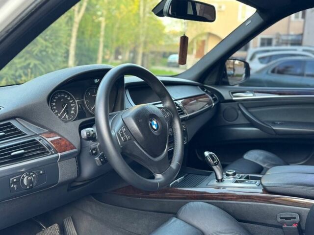 Белый БМВ Х5, объемом двигателя 3 л и пробегом 291 тыс. км за 14990 $, фото 10 на Automoto.ua