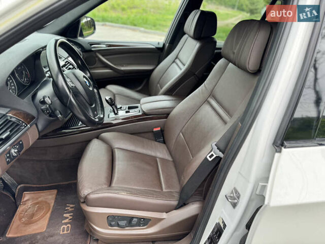 Білий БМВ Х5, об'ємом двигуна 3 л та пробігом 244 тис. км за 21500 $, фото 48 на Automoto.ua