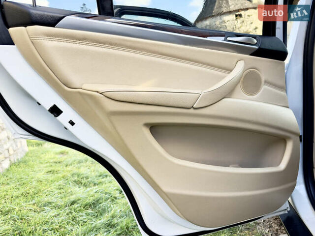 Білий БМВ Х5, об'ємом двигуна 3 л та пробігом 244 тис. км за 13800 $, фото 101 на Automoto.ua