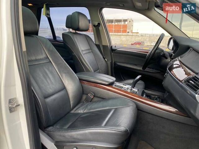 Білий БМВ Х5, об'ємом двигуна 3 л та пробігом 309 тис. км за 12990 $, фото 14 на Automoto.ua