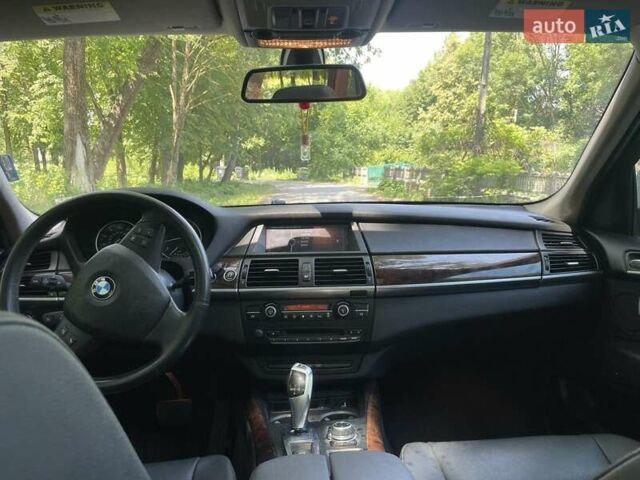 Білий БМВ Х5, об'ємом двигуна 3 л та пробігом 320 тис. км за 11000 $, фото 5 на Automoto.ua
