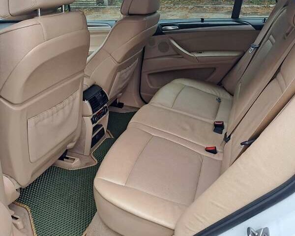 Белый БМВ Х5, объемом двигателя 3 л и пробегом 145 тыс. км за 17500 $, фото 7 на Automoto.ua