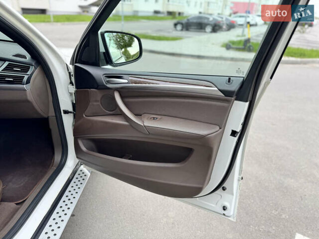 Білий БМВ Х5, об'ємом двигуна 3 л та пробігом 244 тис. км за 21500 $, фото 58 на Automoto.ua