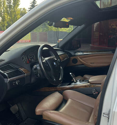 Білий БМВ Х5, об'ємом двигуна 3 л та пробігом 272 тис. км за 16900 $, фото 32 на Automoto.ua