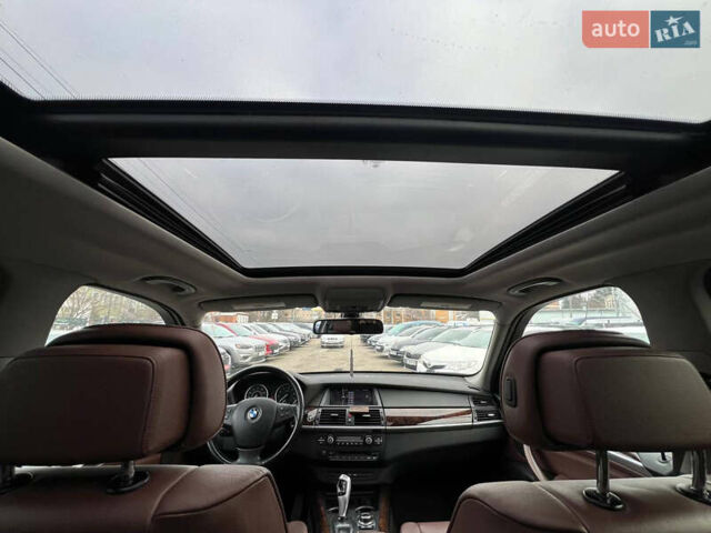 Белый БМВ Х5, объемом двигателя 3 л и пробегом 250 тыс. км за 11250 $, фото 16 на Automoto.ua