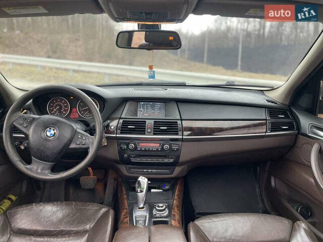 Белый БМВ Х5, объемом двигателя 3 л и пробегом 420 тыс. км за 9300 $, фото 17 на Automoto.ua