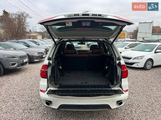 Белый БМВ Х5, объемом двигателя 3 л и пробегом 250 тыс. км за 11250 $, фото 7 на Automoto.ua