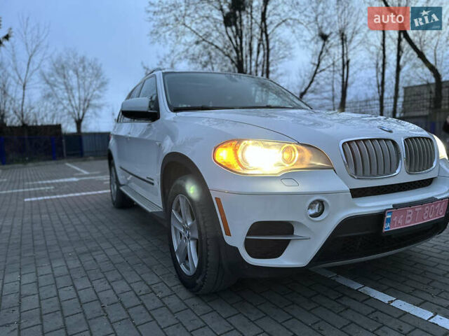 Белый БМВ Х5, объемом двигателя 3 л и пробегом 325 тыс. км за 17400 $, фото 3 на Automoto.ua