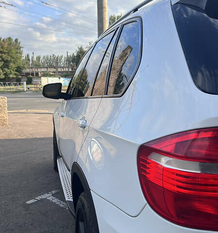 Білий БМВ Х5, об'ємом двигуна 3 л та пробігом 272 тис. км за 16900 $, фото 8 на Automoto.ua