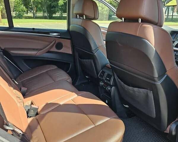 Белый БМВ Х5, объемом двигателя 2.98 л и пробегом 209 тыс. км за 13900 $, фото 7 на Automoto.ua