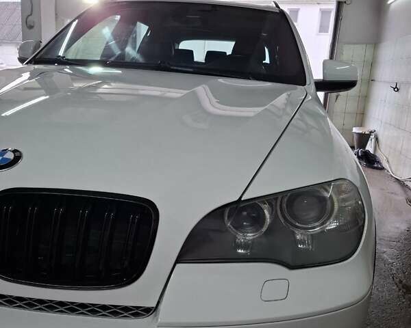 Белый БМВ Х5, объемом двигателя 3 л и пробегом 252 тыс. км за 23000 $, фото 16 на Automoto.ua