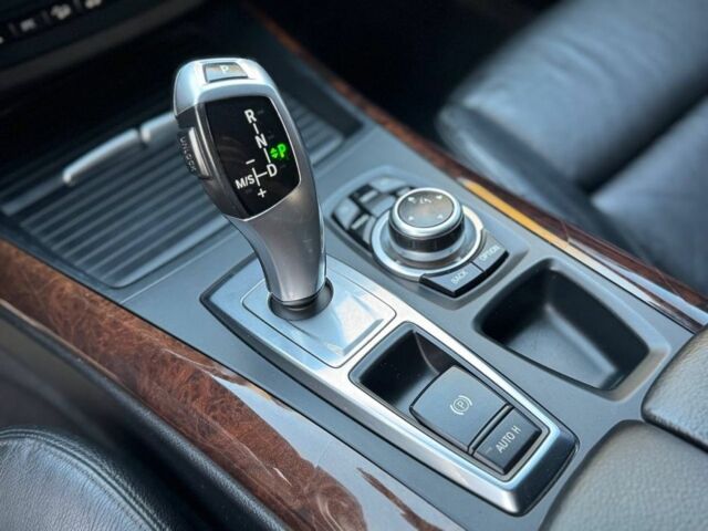 Белый БМВ Х5, объемом двигателя 3 л и пробегом 291 тыс. км за 14990 $, фото 17 на Automoto.ua