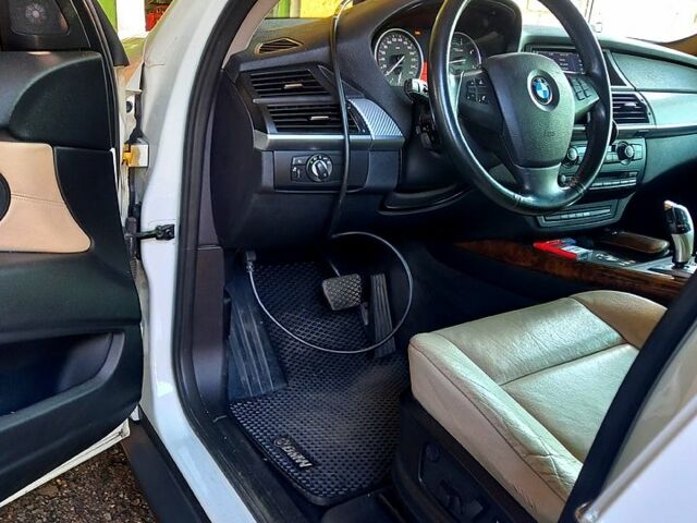 Белый БМВ Х5, объемом двигателя 3 л и пробегом 320 тыс. км за 16800 $, фото 8 на Automoto.ua