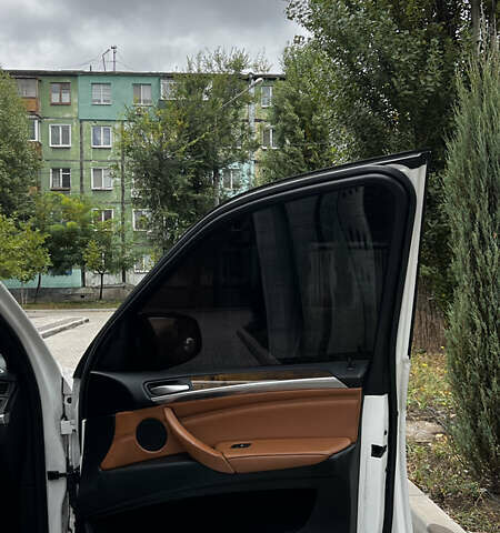 Белый БМВ Х5, объемом двигателя 3 л и пробегом 272 тыс. км за 16500 $, фото 31 на Automoto.ua