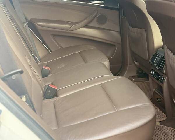 Белый БМВ Х5, объемом двигателя 2.98 л и пробегом 265 тыс. км за 12500 $, фото 20 на Automoto.ua