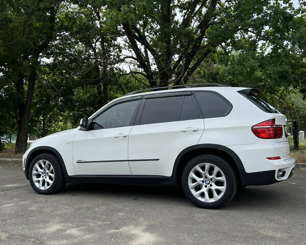 Белый БМВ Х5, объемом двигателя 3 л и пробегом 235 тыс. км за 17500 $, фото 6 на Automoto.ua