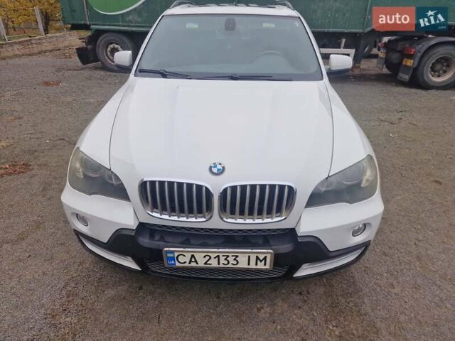 Белый БМВ Х5, объемом двигателя 3 л и пробегом 265 тыс. км за 16000 $, фото 1 на Automoto.ua