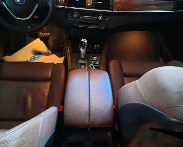 Белый БМВ Х5, объемом двигателя 3 л и пробегом 242 тыс. км за 20000 $, фото 9 на Automoto.ua