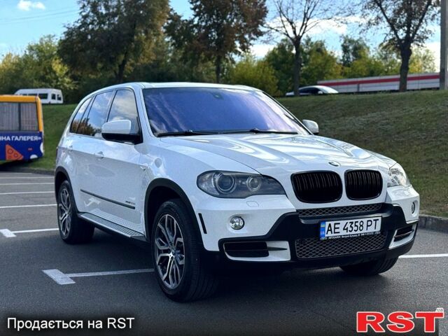 Белый БМВ Х5, объемом двигателя 3 л и пробегом 337 тыс. км за 16950 $, фото 1 на Automoto.ua