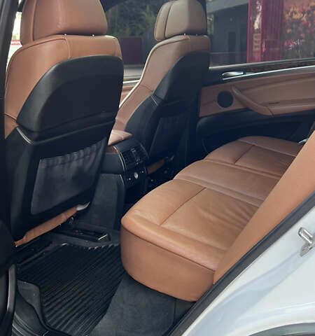 Білий БМВ Х5, об'ємом двигуна 3 л та пробігом 272 тис. км за 16900 $, фото 28 на Automoto.ua