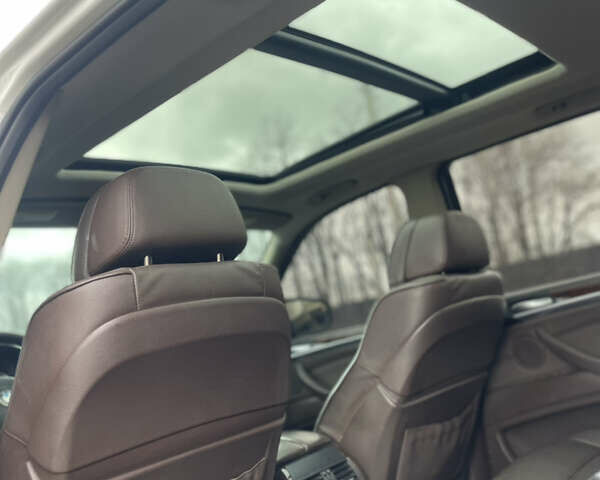 Белый БМВ Х5, объемом двигателя 3 л и пробегом 420 тыс. км за 9300 $, фото 18 на Automoto.ua