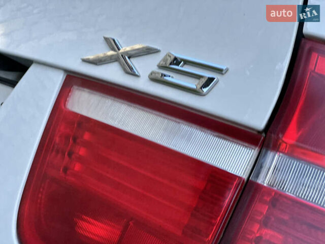 Білий БМВ Х5, об'ємом двигуна 3 л та пробігом 244 тис. км за 13800 $, фото 45 на Automoto.ua