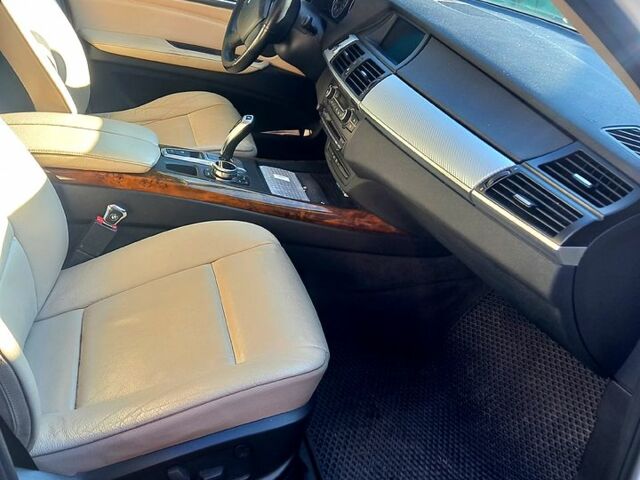 Белый БМВ Х5, объемом двигателя 3 л и пробегом 320 тыс. км за 16800 $, фото 9 на Automoto.ua