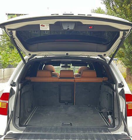 Белый БМВ Х5, объемом двигателя 3 л и пробегом 272 тыс. км за 16500 $, фото 33 на Automoto.ua