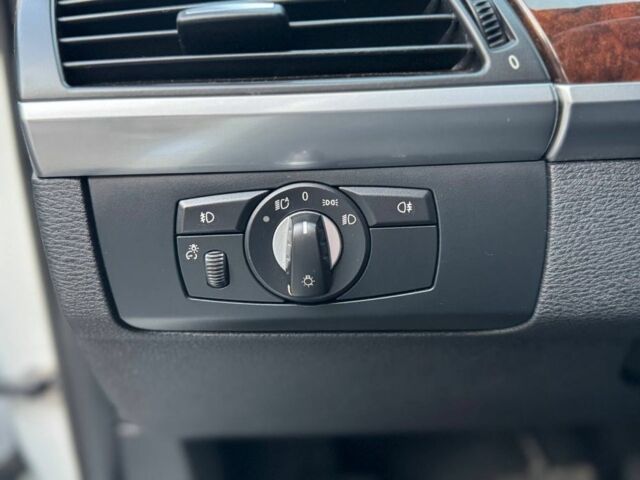 Белый БМВ Х5, объемом двигателя 3 л и пробегом 291 тыс. км за 14990 $, фото 14 на Automoto.ua