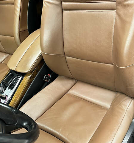 Белый БМВ Х5, объемом двигателя 3 л и пробегом 272 тыс. км за 16500 $, фото 6 на Automoto.ua