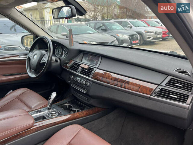 Белый БМВ Х5, объемом двигателя 3 л и пробегом 250 тыс. км за 11250 $, фото 18 на Automoto.ua