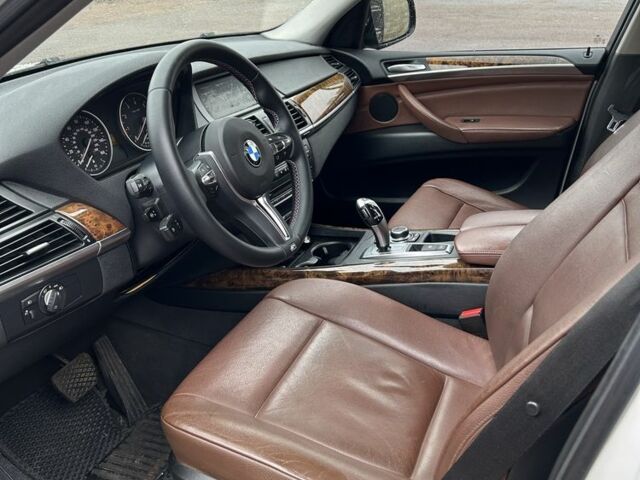Белый БМВ Х5, объемом двигателя 3 л и пробегом 202 тыс. км за 13100 $, фото 6 на Automoto.ua