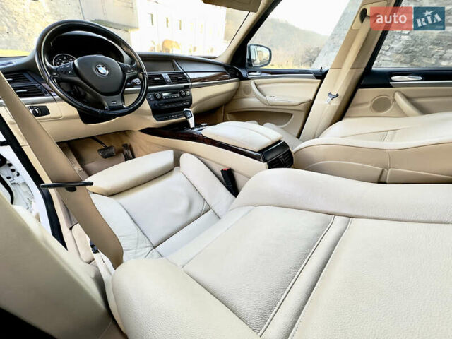 Білий БМВ Х5, об'ємом двигуна 3 л та пробігом 244 тис. км за 13800 $, фото 99 на Automoto.ua