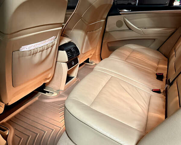 Белый БМВ Х5, объемом двигателя 3 л и пробегом 244 тыс. км за 11700 $, фото 30 на Automoto.ua