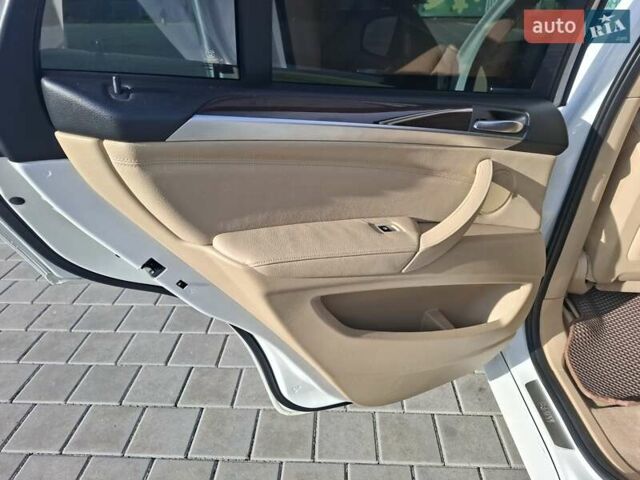 Белый БМВ Х5, объемом двигателя 2.98 л и пробегом 189 тыс. км за 13999 $, фото 11 на Automoto.ua