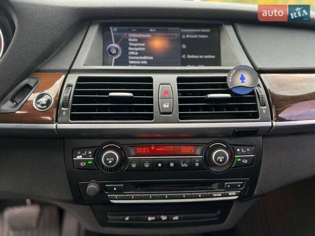 Белый БМВ Х5, объемом двигателя 3 л и пробегом 223 тыс. км за 15800 $, фото 21 на Automoto.ua