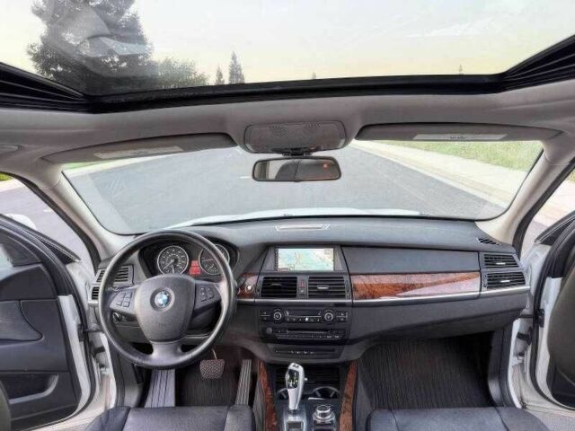 Білий БМВ Х5, об'ємом двигуна 3 л та пробігом 150 тис. км за 3900 $, фото 7 на Automoto.ua